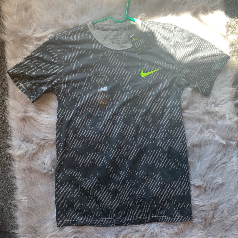 Nike T-shirt
